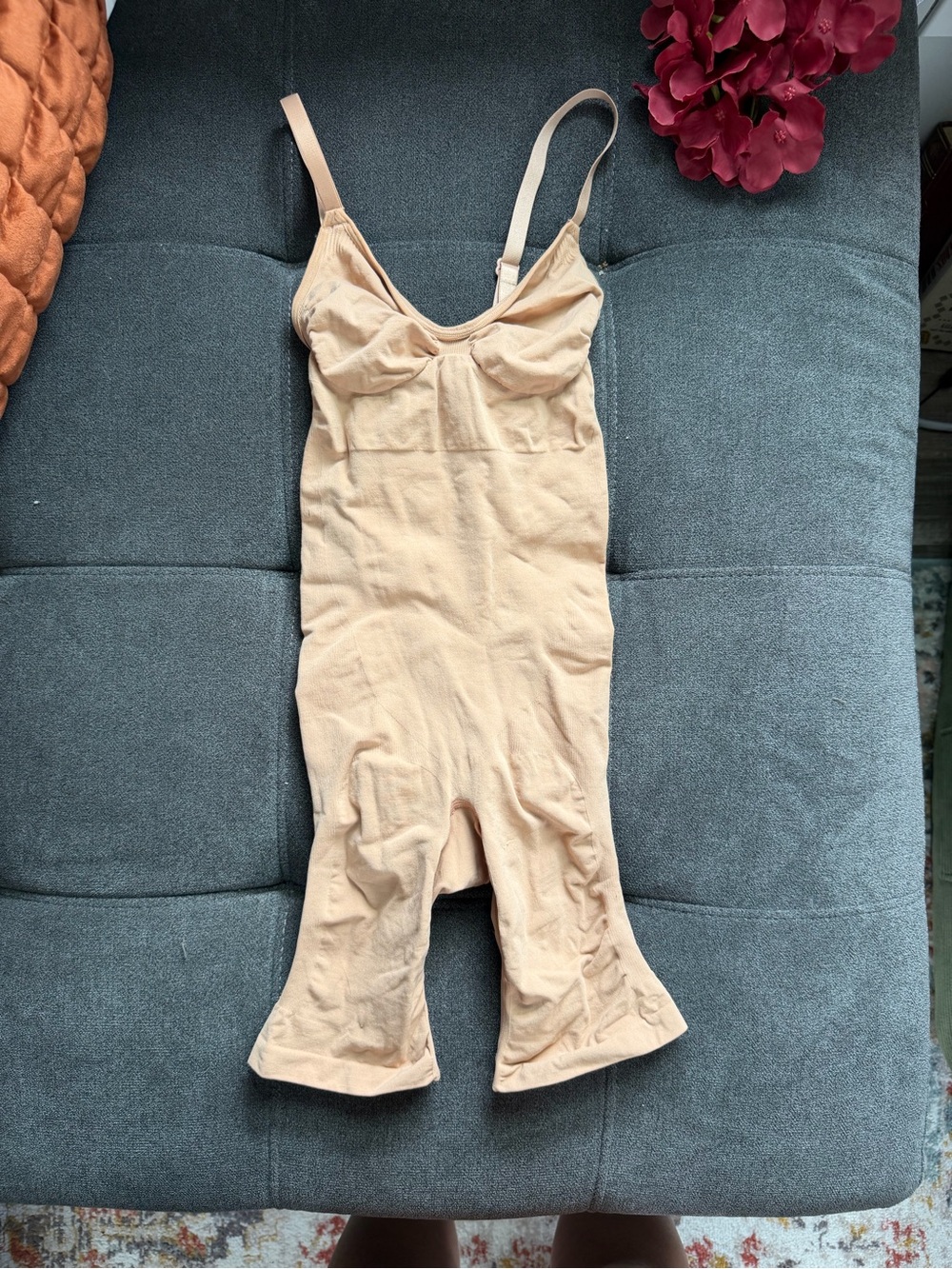 NWOT SKIMS Nude Shapewear Bodysuit with Built-In Support